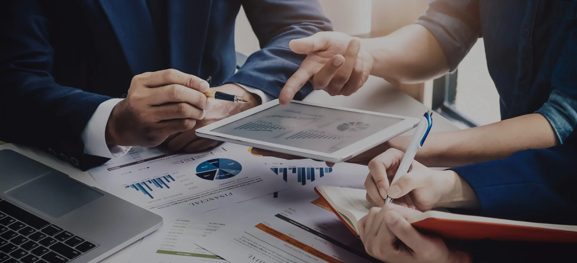 What Is Growth Marketing: Beginner's Guide to Scaling in 2025